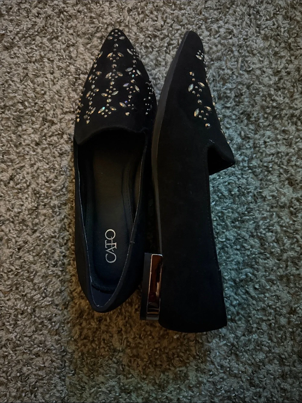 Cato sleek pointed